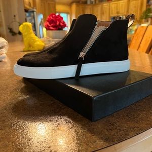 Size W-9 J.Crew black booties